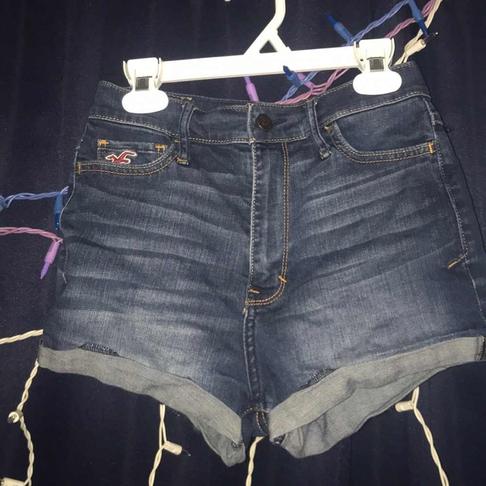 🦋Hollister High Waisted Jean Shorts🦋